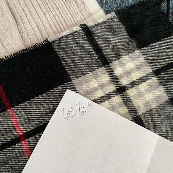 Plaid winter scarf black white & red w/end fringe 63.5”x12” - Picture 4 of 5